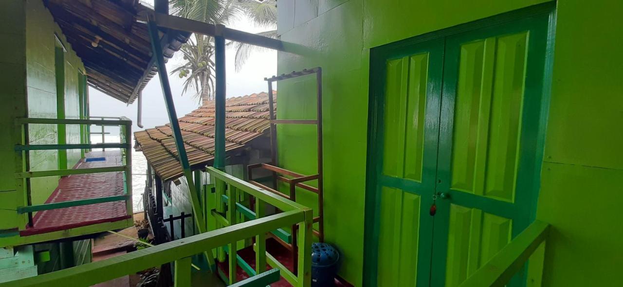 Luna Beach Home & Cabanas Galle Esterno foto