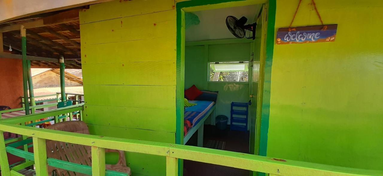 Luna Beach Home & Cabanas Galle Esterno foto