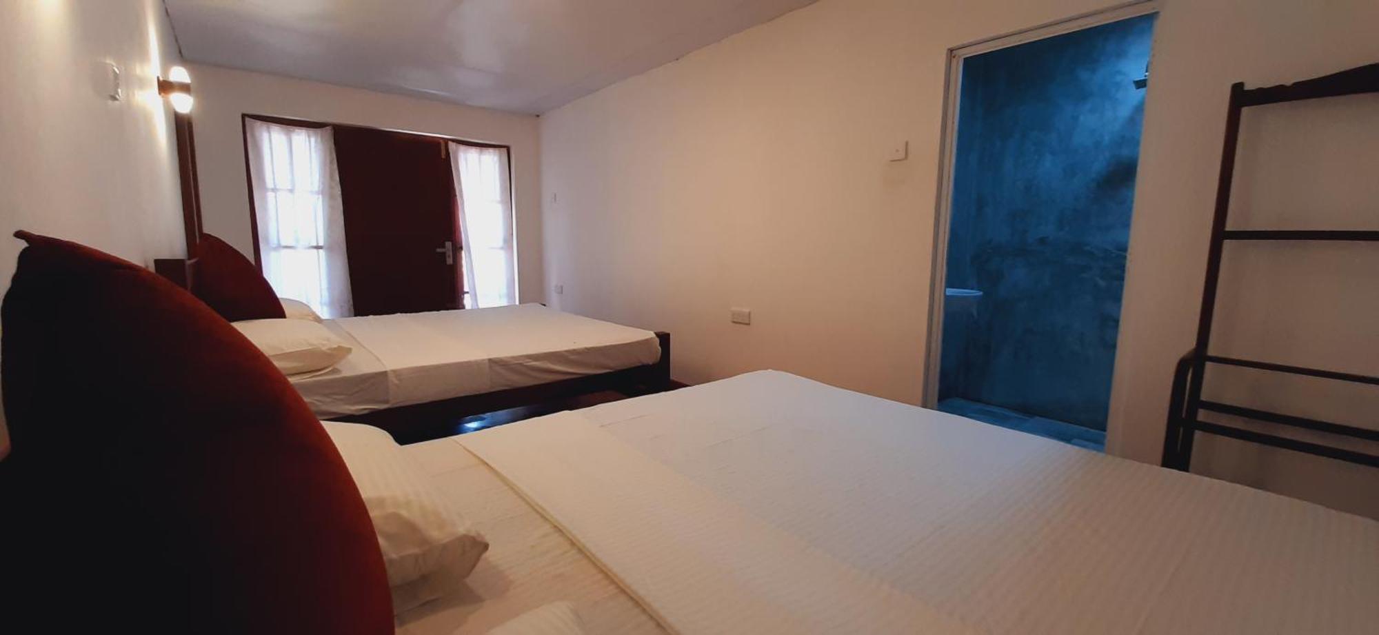 Luna Beach Home & Cabanas Galle Esterno foto
