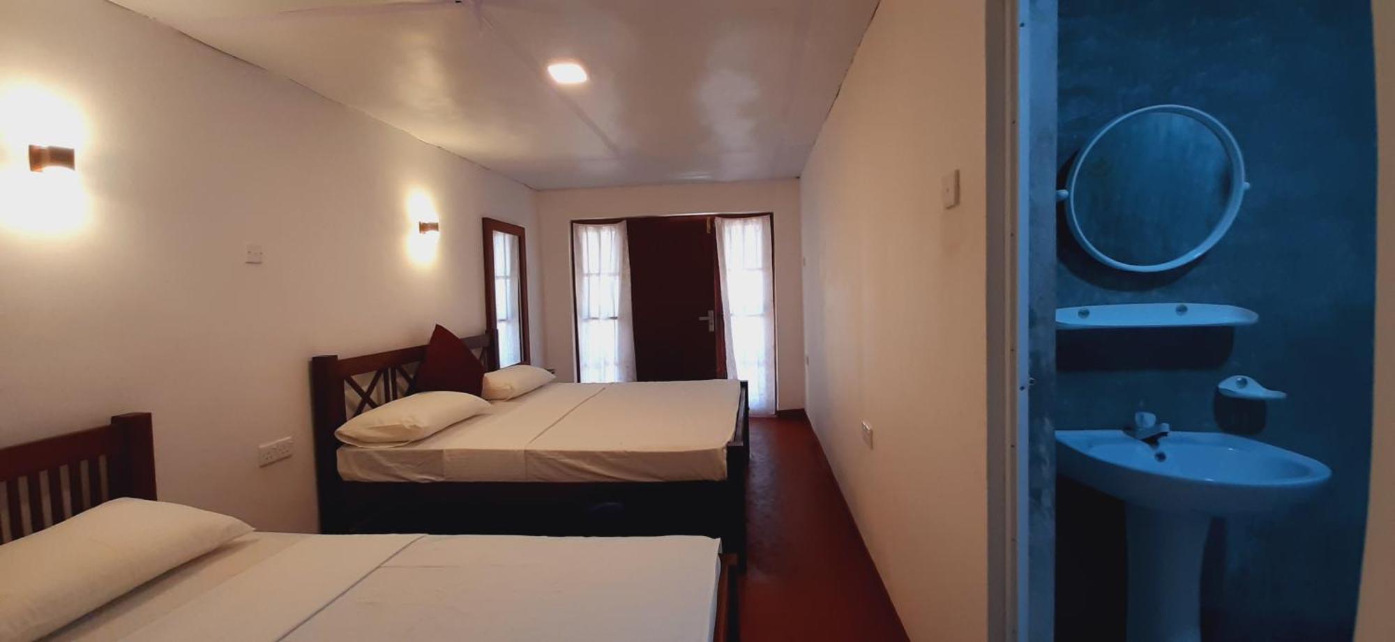 Luna Beach Home & Cabanas Galle Esterno foto