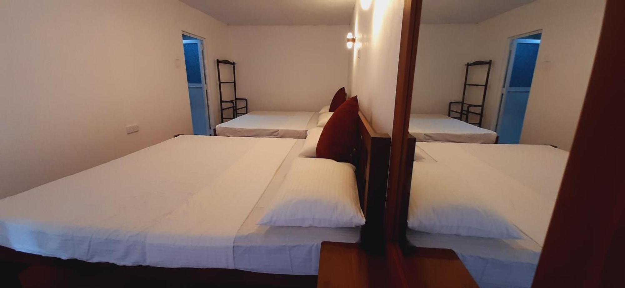 Luna Beach Home & Cabanas Galle Esterno foto