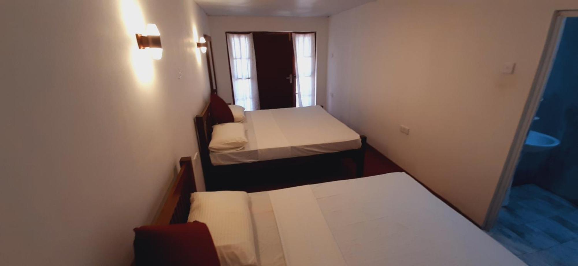 Luna Beach Home & Cabanas Galle Esterno foto