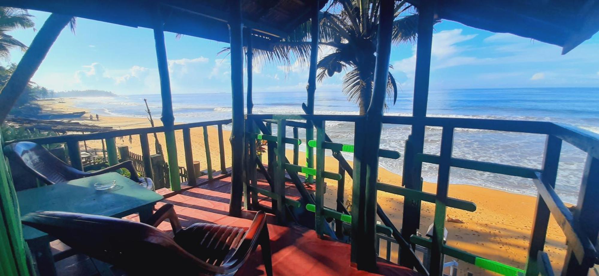 Luna Beach Home & Cabanas Galle Esterno foto