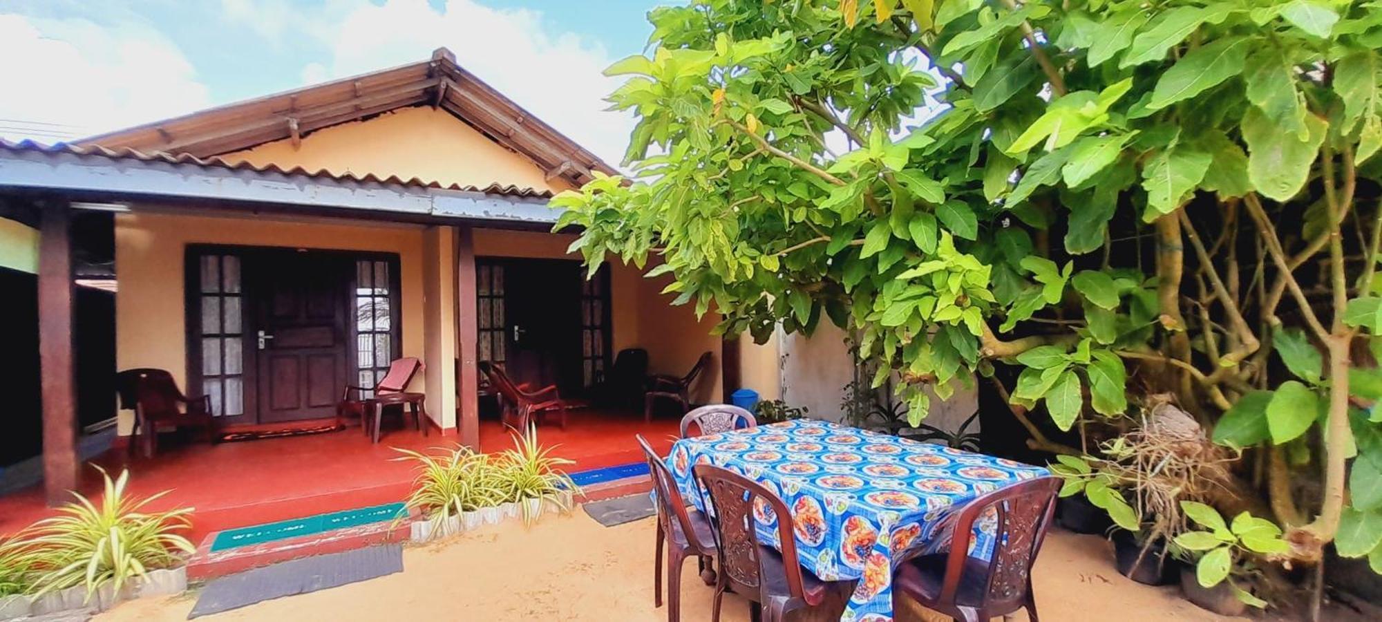 Luna Beach Home & Cabanas Galle Esterno foto